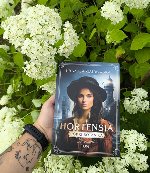 Okładka książki pt.: „Hortensja”.